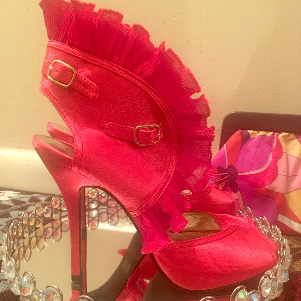 🌹Wild Rose🌹Satin Red Heels
